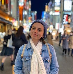 Meet your Posher, Caitlin